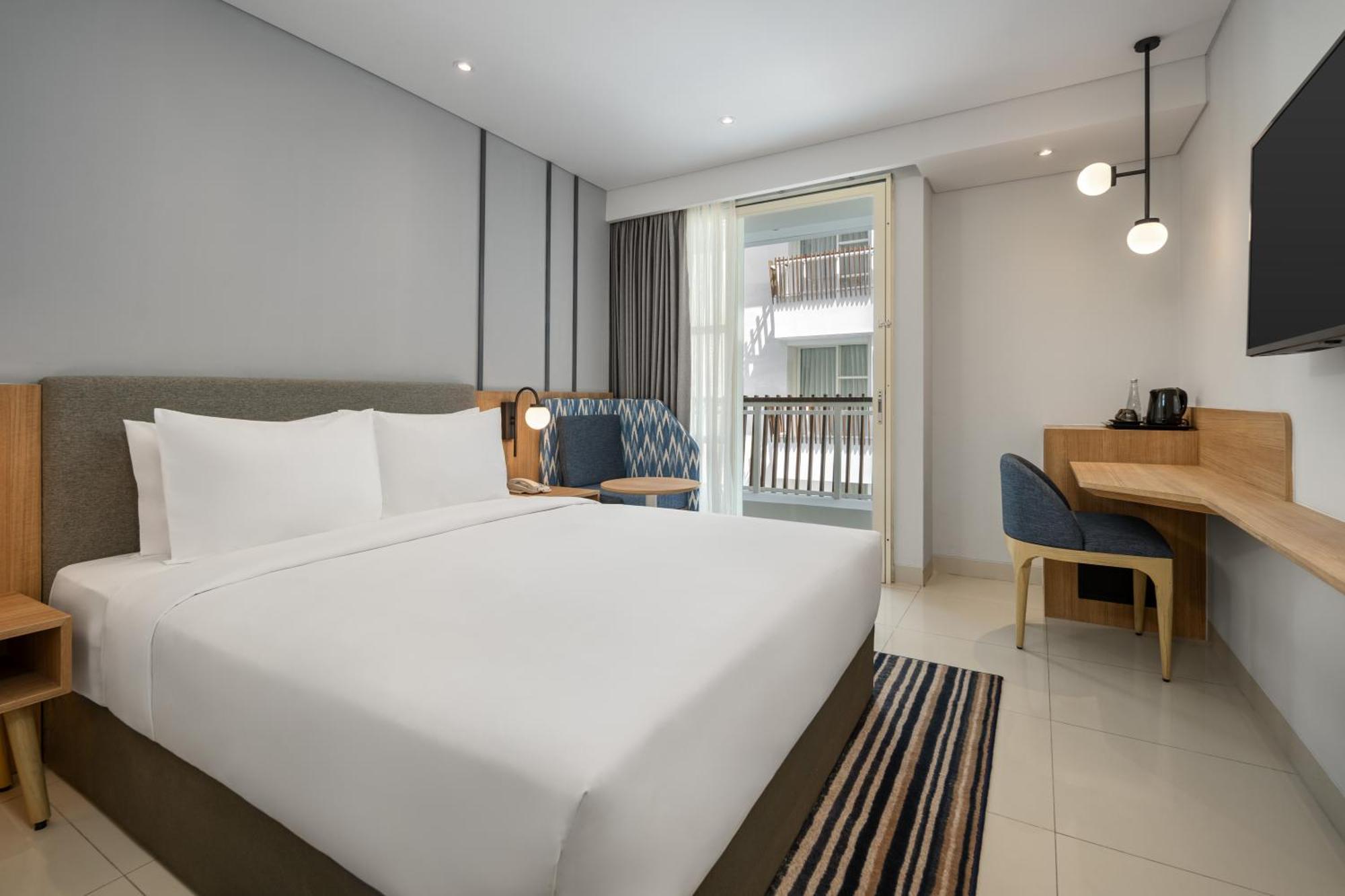 Holiday Inn Express Bali Sunset Road By Ihg Kuta Lombok Exterior foto