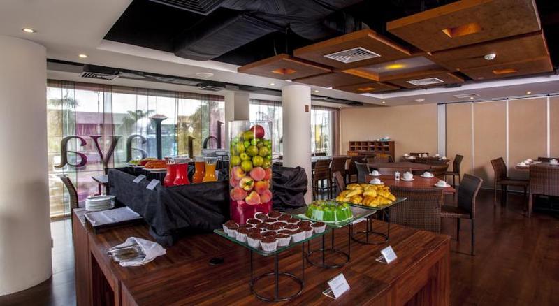 Holiday Inn Express Bali Sunset Road By Ihg Kuta Lombok Exterior foto