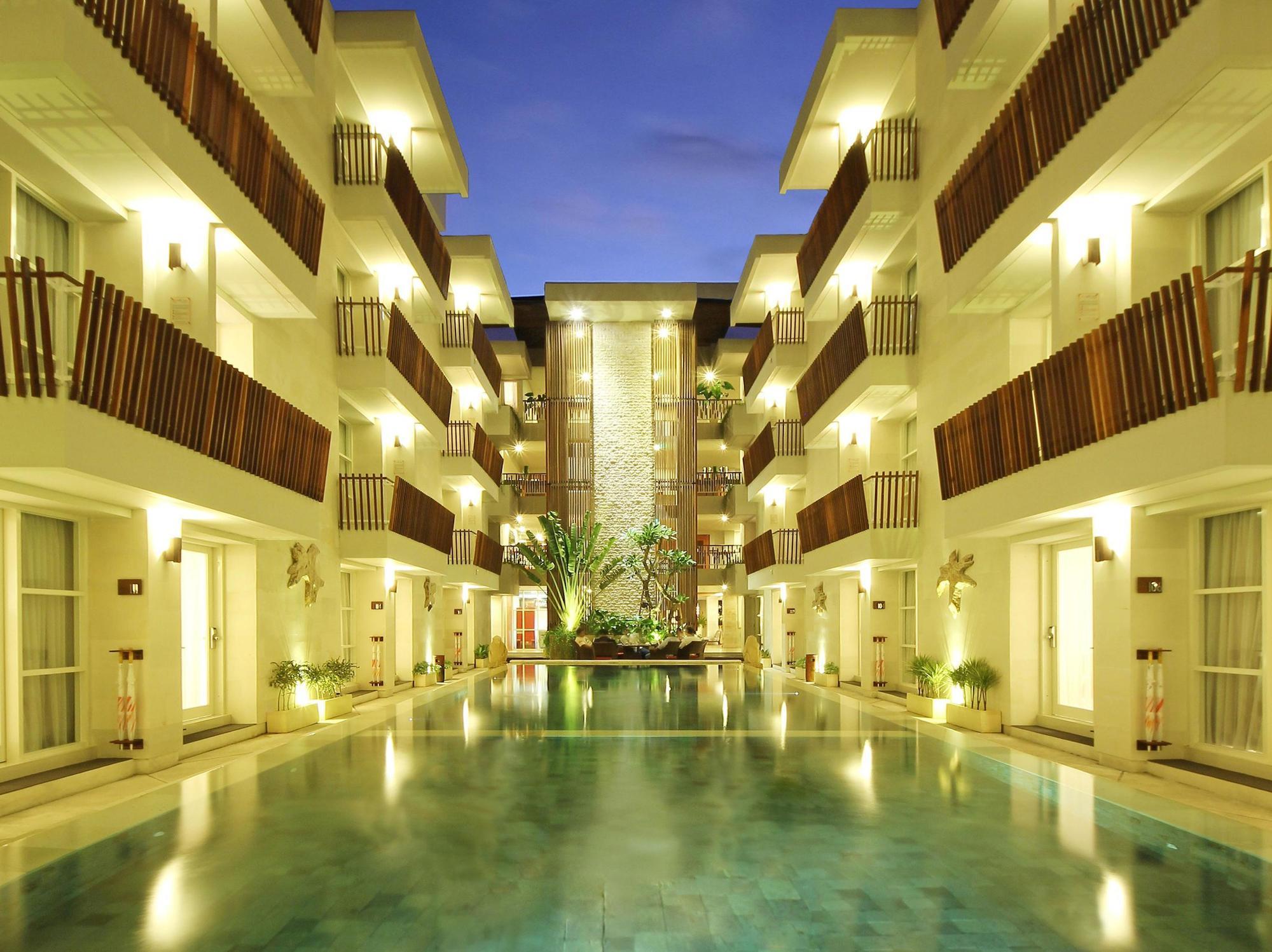 Holiday Inn Express Bali Sunset Road By Ihg Kuta Lombok Exterior foto
