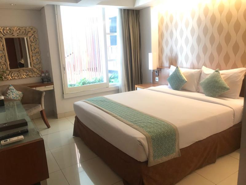 Holiday Inn Express Bali Sunset Road By Ihg Kuta Lombok Exterior foto
