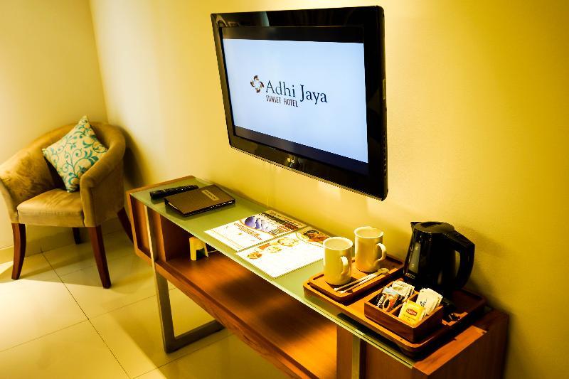 Holiday Inn Express Bali Sunset Road By Ihg Kuta Lombok Exterior foto