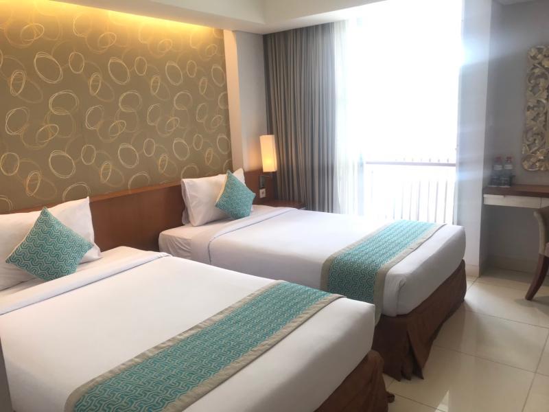 Holiday Inn Express Bali Sunset Road By Ihg Kuta Lombok Exterior foto