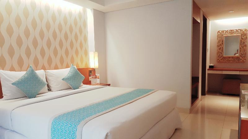 Holiday Inn Express Bali Sunset Road By Ihg Kuta Lombok Exterior foto