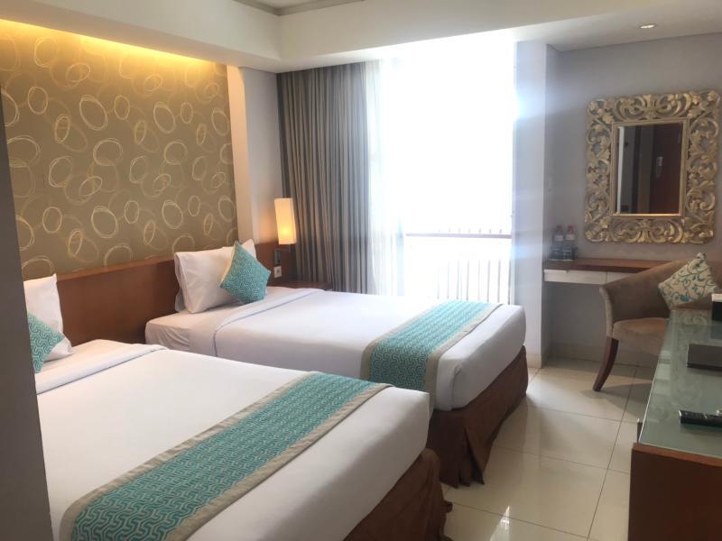 Holiday Inn Express Bali Sunset Road By Ihg Kuta Lombok Exterior foto